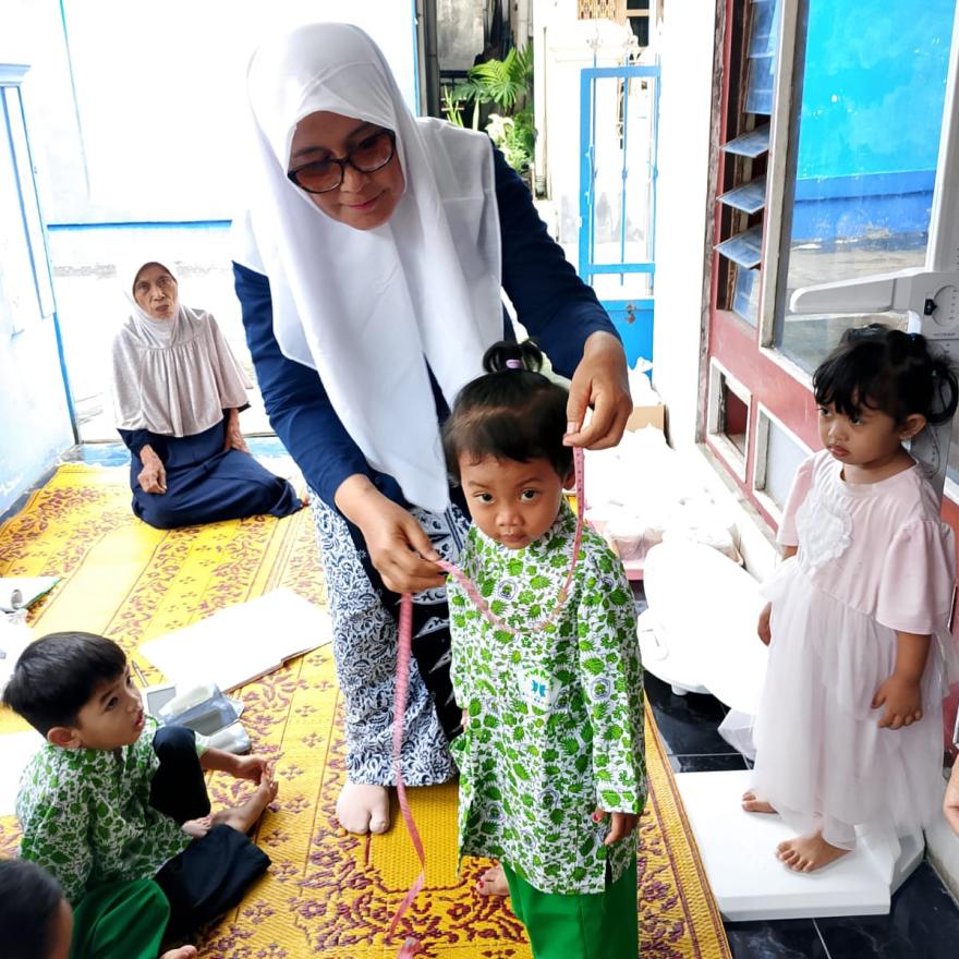 Dari Balita hingga Lansia, Warga RW 08 Antusias Ikuti Posyandu Bulanan